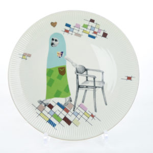 girls with chairs_01